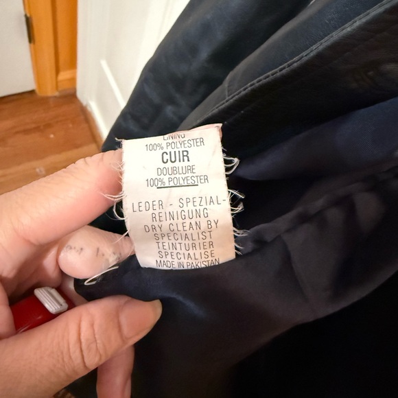 Vintage Black Leather Trench Coat - Picture 5 of 9